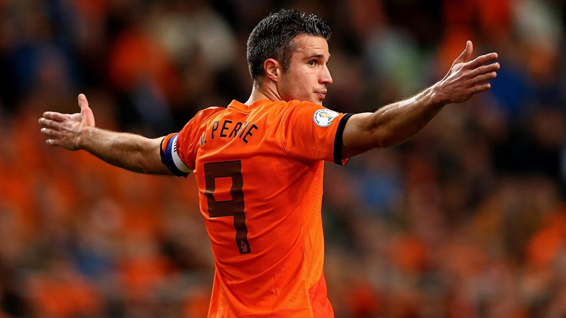 AC米兰公布新队徽设计,引发球迷热议,ac米兰队徽高清图下载